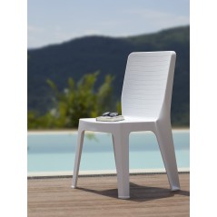 Chaise polyvalente monobloc empilable